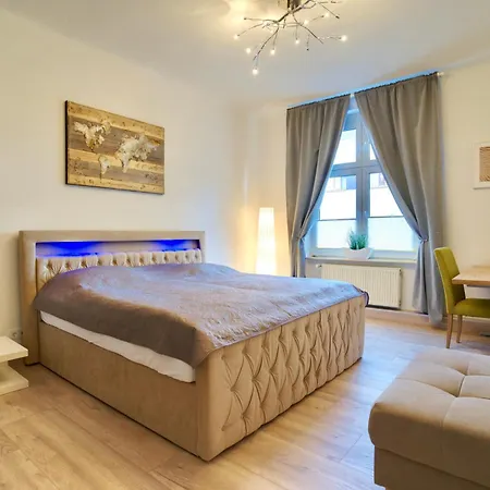 Apartment Citynah, Geraeumig, Wlan, Alles Neu, Vollausgestattet *