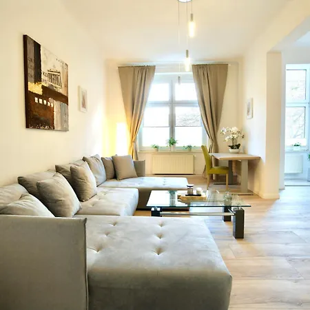 Citynah, Geraeumig, Wlan, Alles Neu, Vollausgestattet Apartment