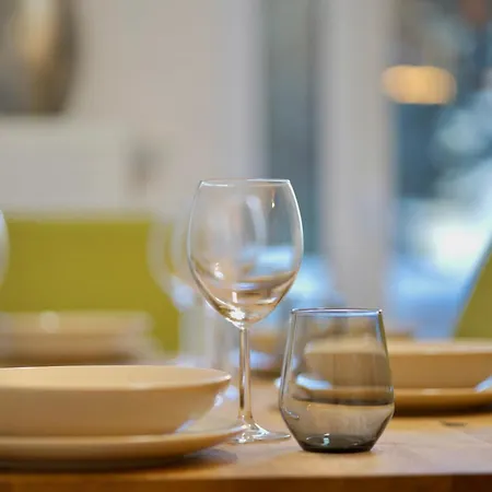 Apartment Citynah, Geraeumig, Wlan, Alles Neu, Vollausgestattet *