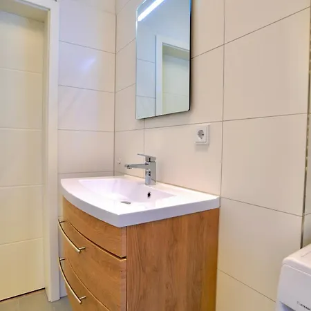 Citynah, Geraeumig, Wlan, Alles Neu, Vollausgestattet Apartment Magdeburg