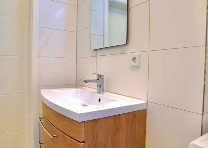 Citynah, Geraeumig, Wlan, Alles Neu, Vollausgestattet Apartament Magdeburg